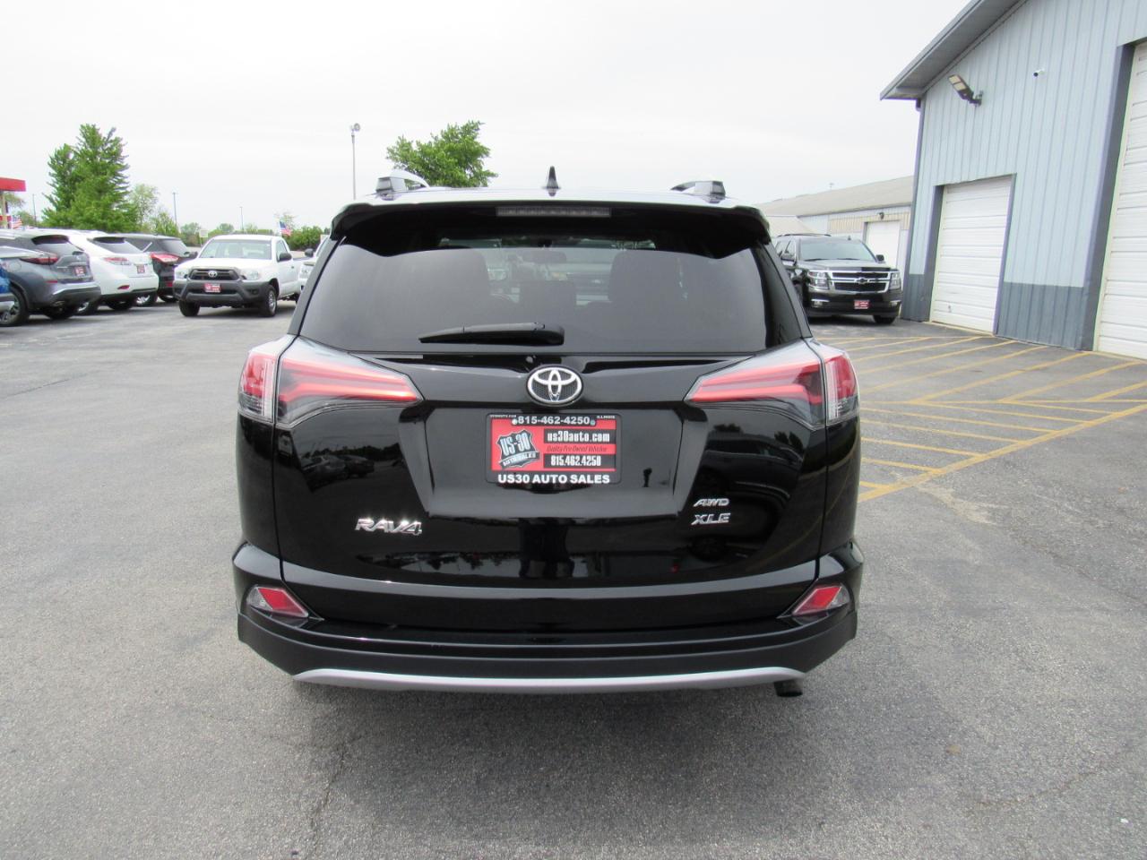 Toyota RAV4 AWD 4dr XLE (Natl) 2016