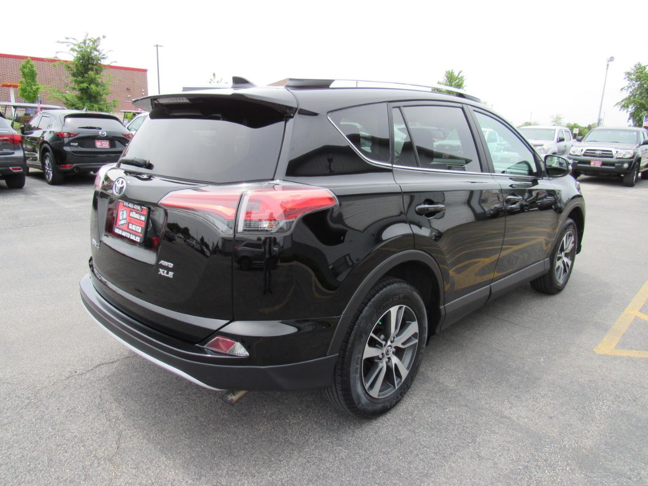 Toyota RAV4 AWD 4dr XLE (Natl) 2016