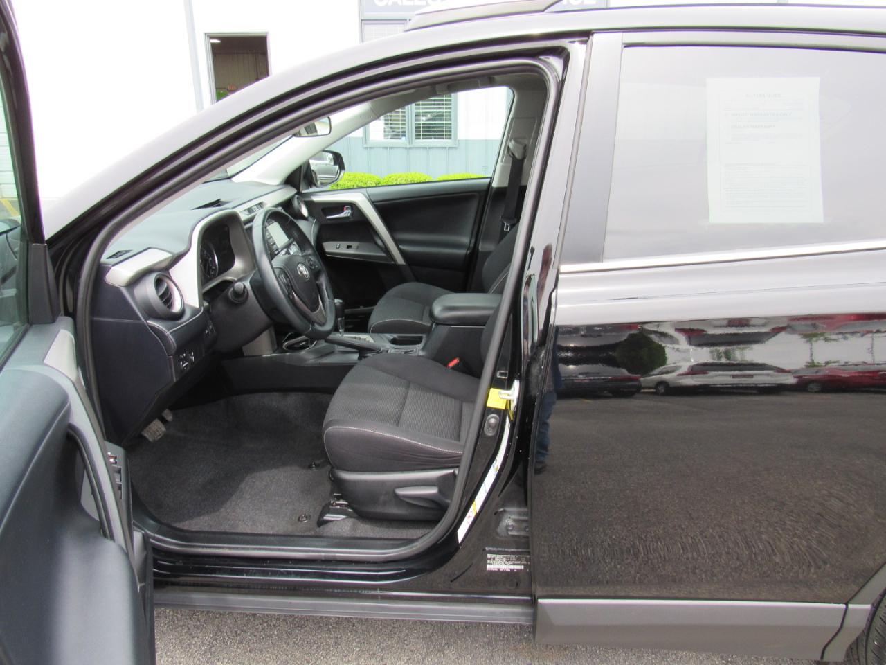Toyota RAV4 AWD 4dr XLE (Natl) 2016