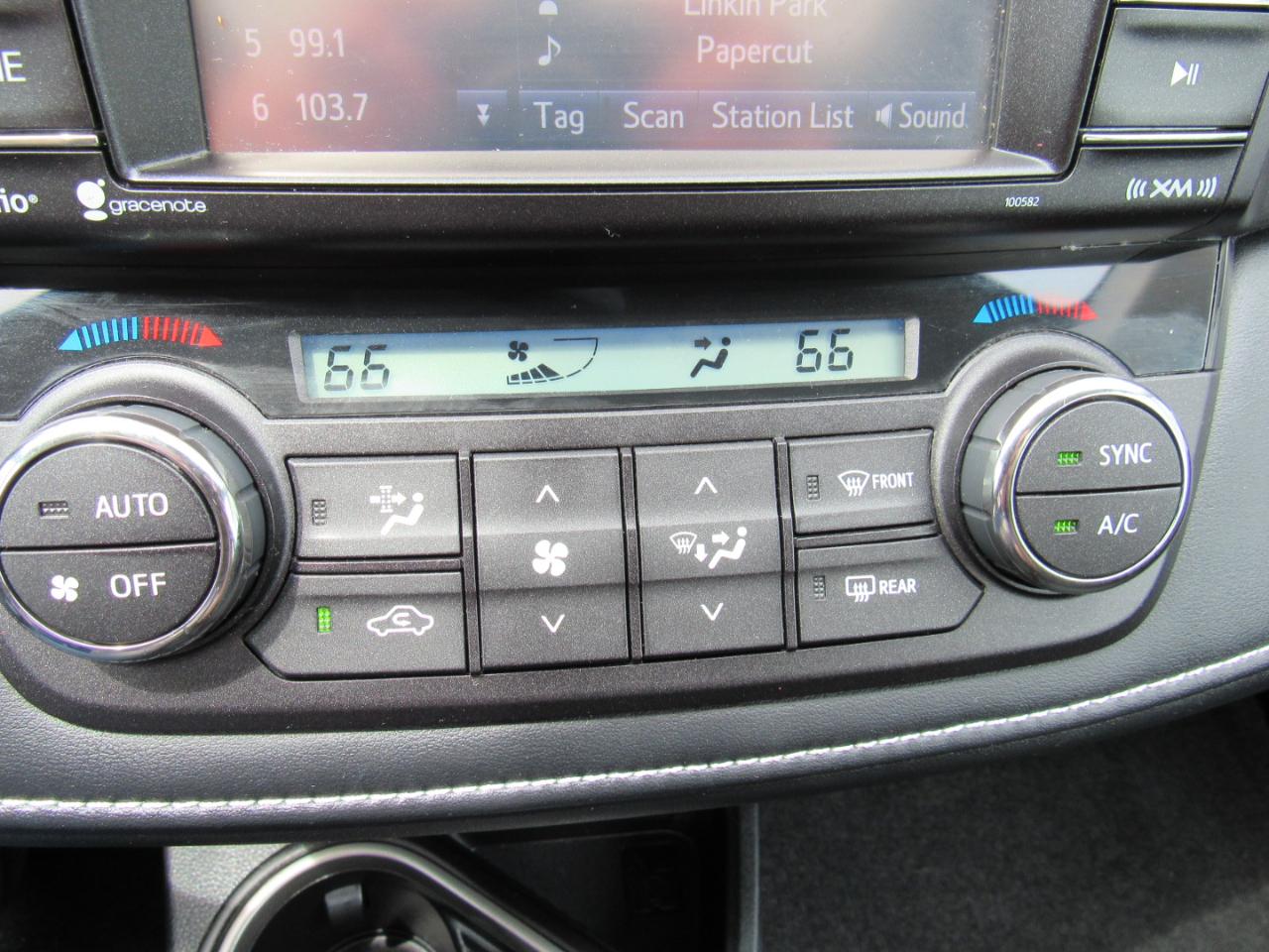 Toyota RAV4 AWD 4dr XLE (Natl) 2016