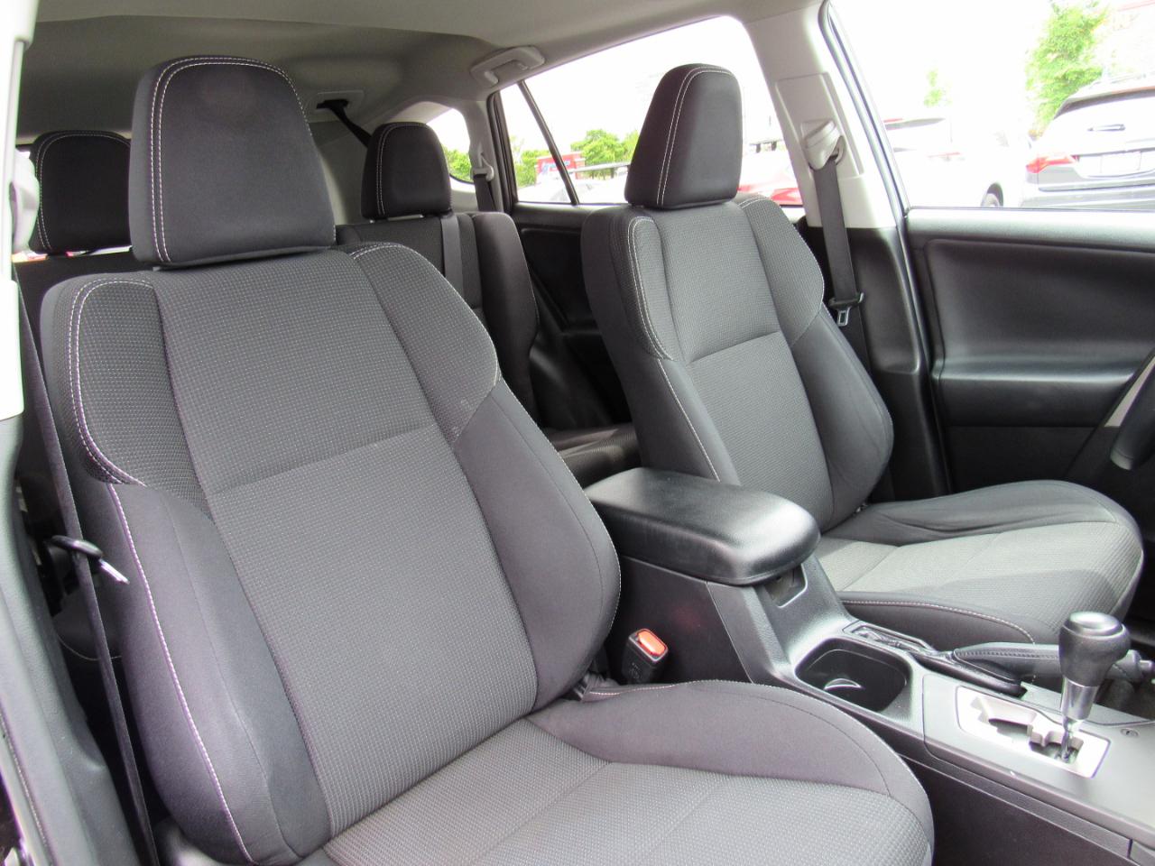 Toyota RAV4 AWD 4dr XLE (Natl) 2016