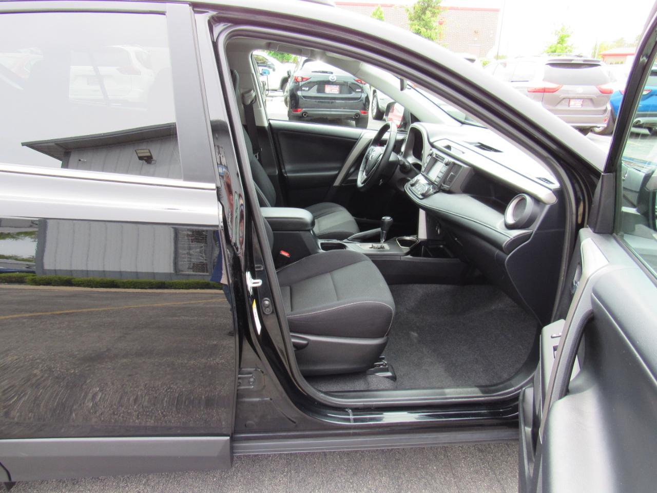 Toyota RAV4 AWD 4dr XLE (Natl) 2016