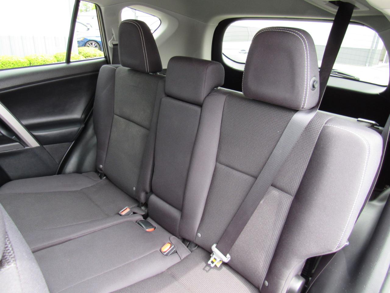 Toyota RAV4 AWD 4dr XLE (Natl) 2016