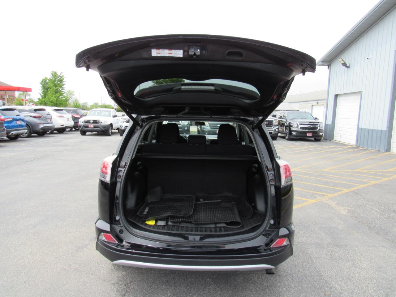 Toyota RAV4 AWD 4dr XLE (Natl) 2016