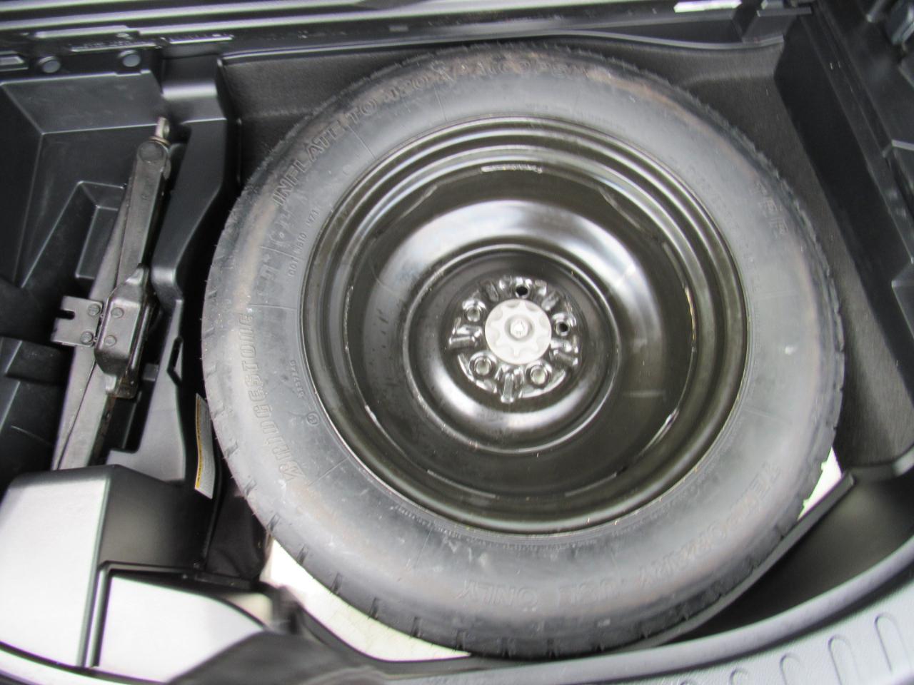 Toyota RAV4 AWD 4dr XLE (Natl) 2016
