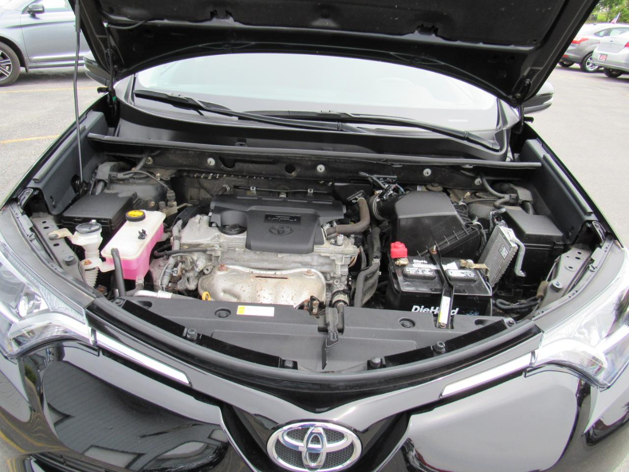 Toyota RAV4 AWD 4dr XLE (Natl) 2016