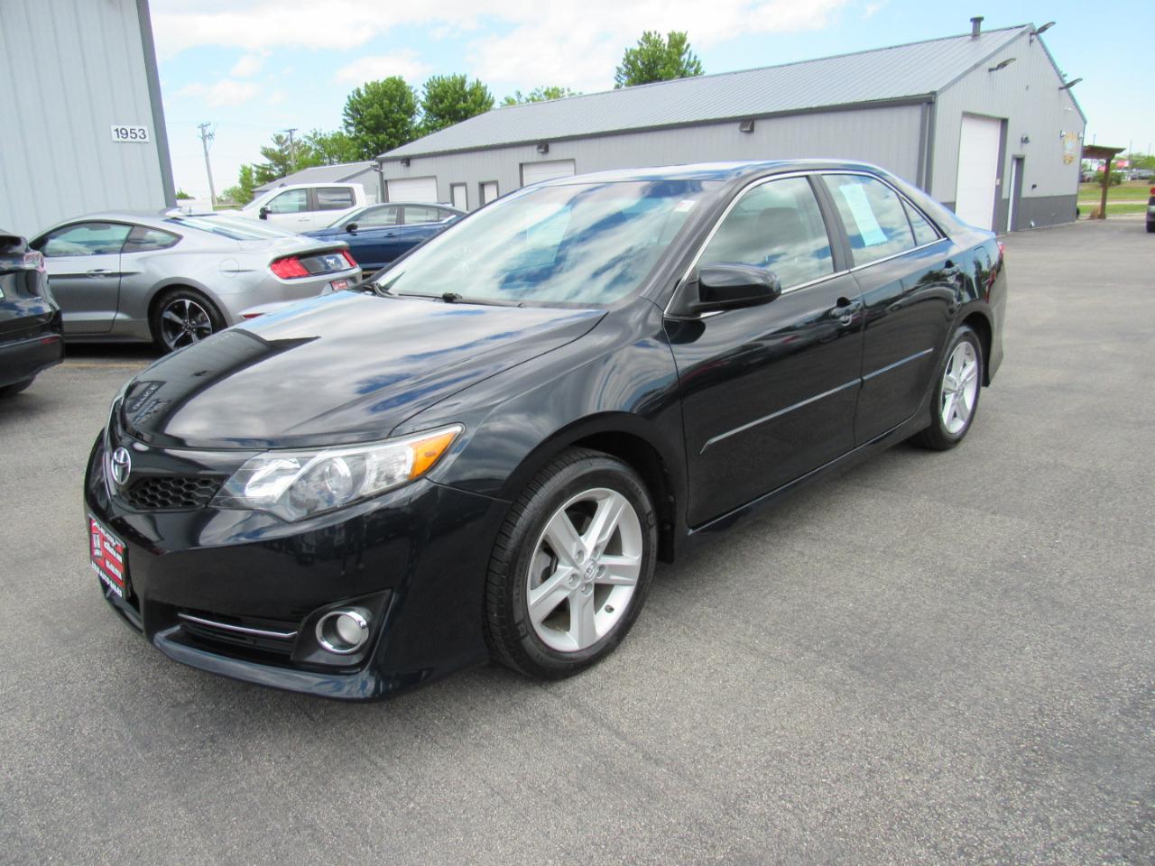 2013 Toyota Camry 4dr Sdn I4 Auto SE (Natl)