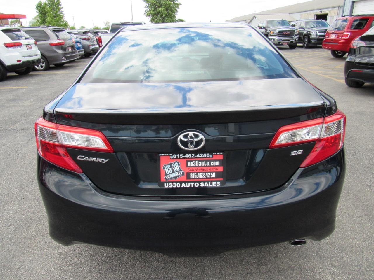 Toyota Camry 4dr Sdn I4 Auto SE (Natl) 2013