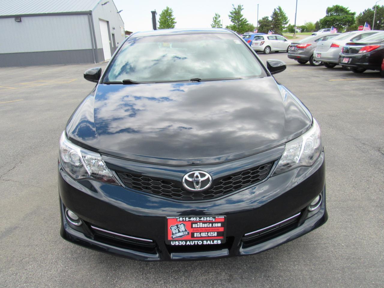 Toyota Camry 4dr Sdn I4 Auto SE (Natl) 2013
