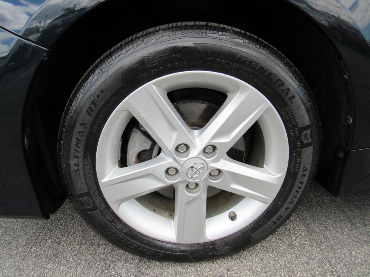 Toyota Camry 4dr Sdn I4 Auto SE (Natl) 2013