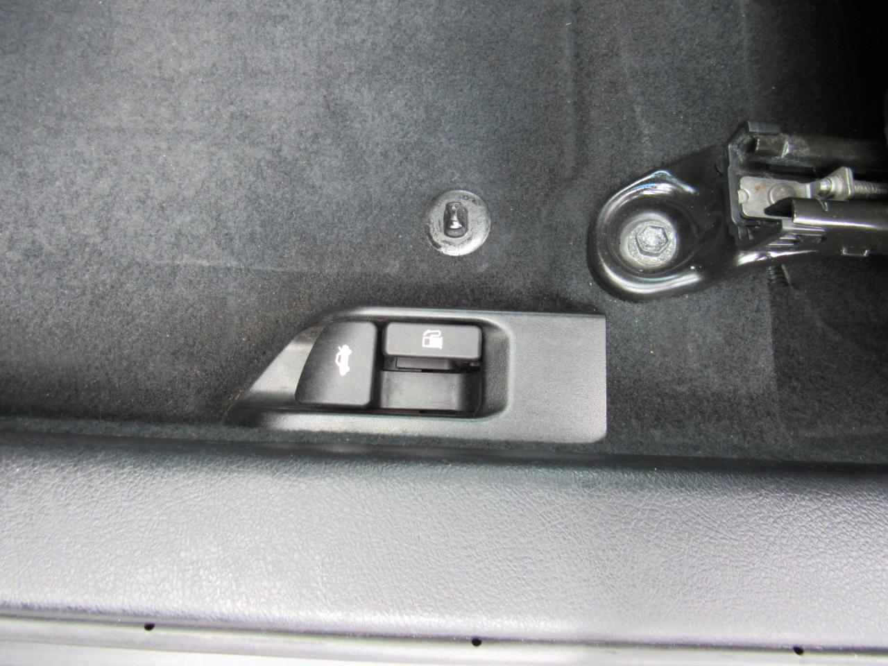 Toyota Camry 4dr Sdn I4 Auto SE (Natl) 2013