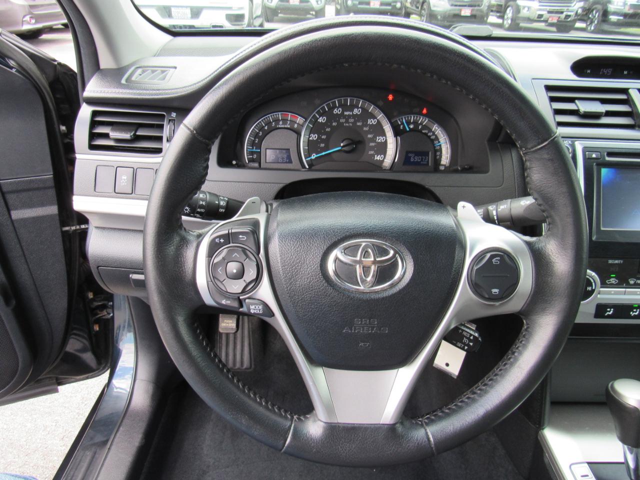 Toyota Camry 4dr Sdn I4 Auto SE (Natl) 2013