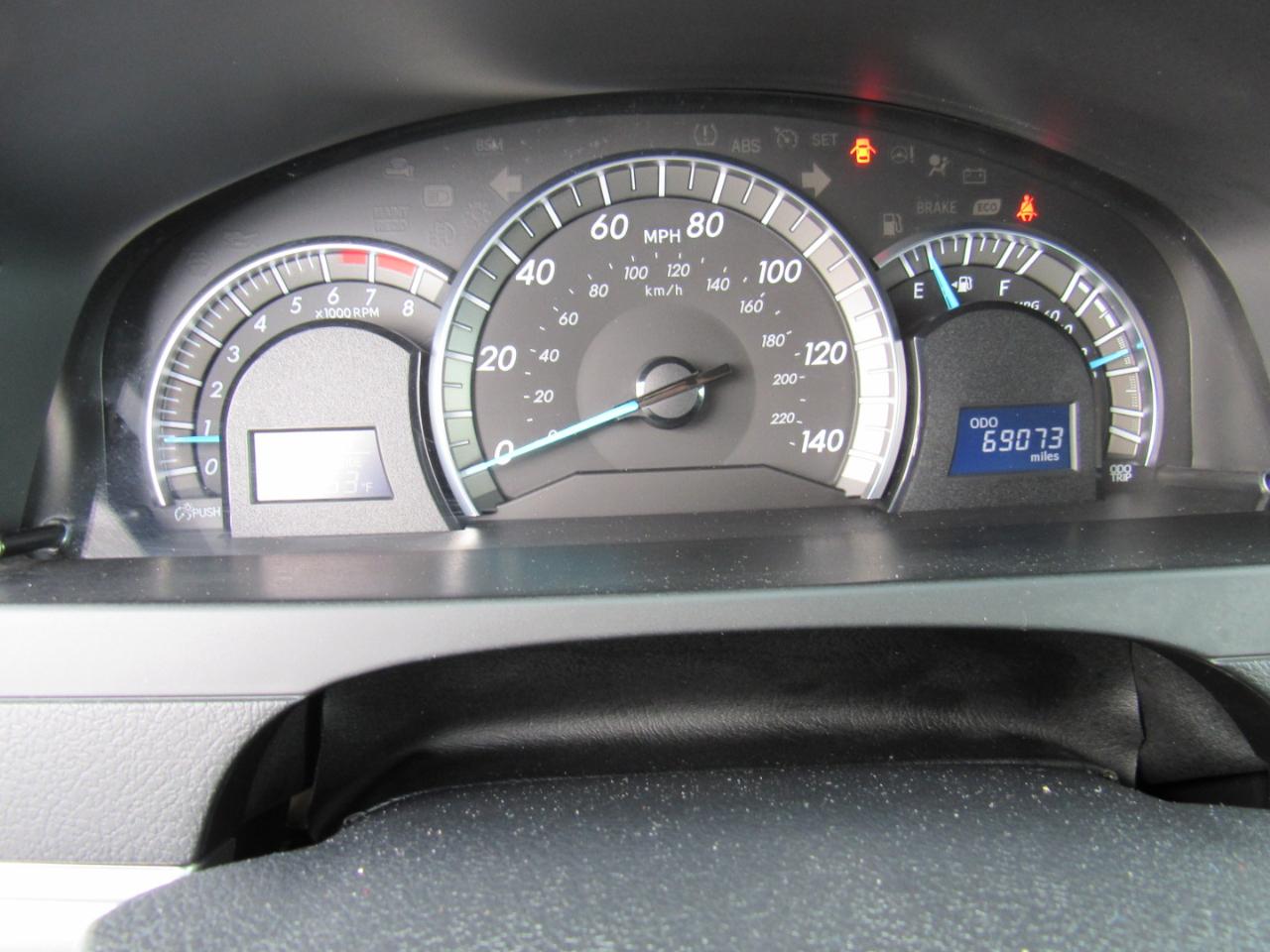Toyota Camry 4dr Sdn I4 Auto SE (Natl) 2013
