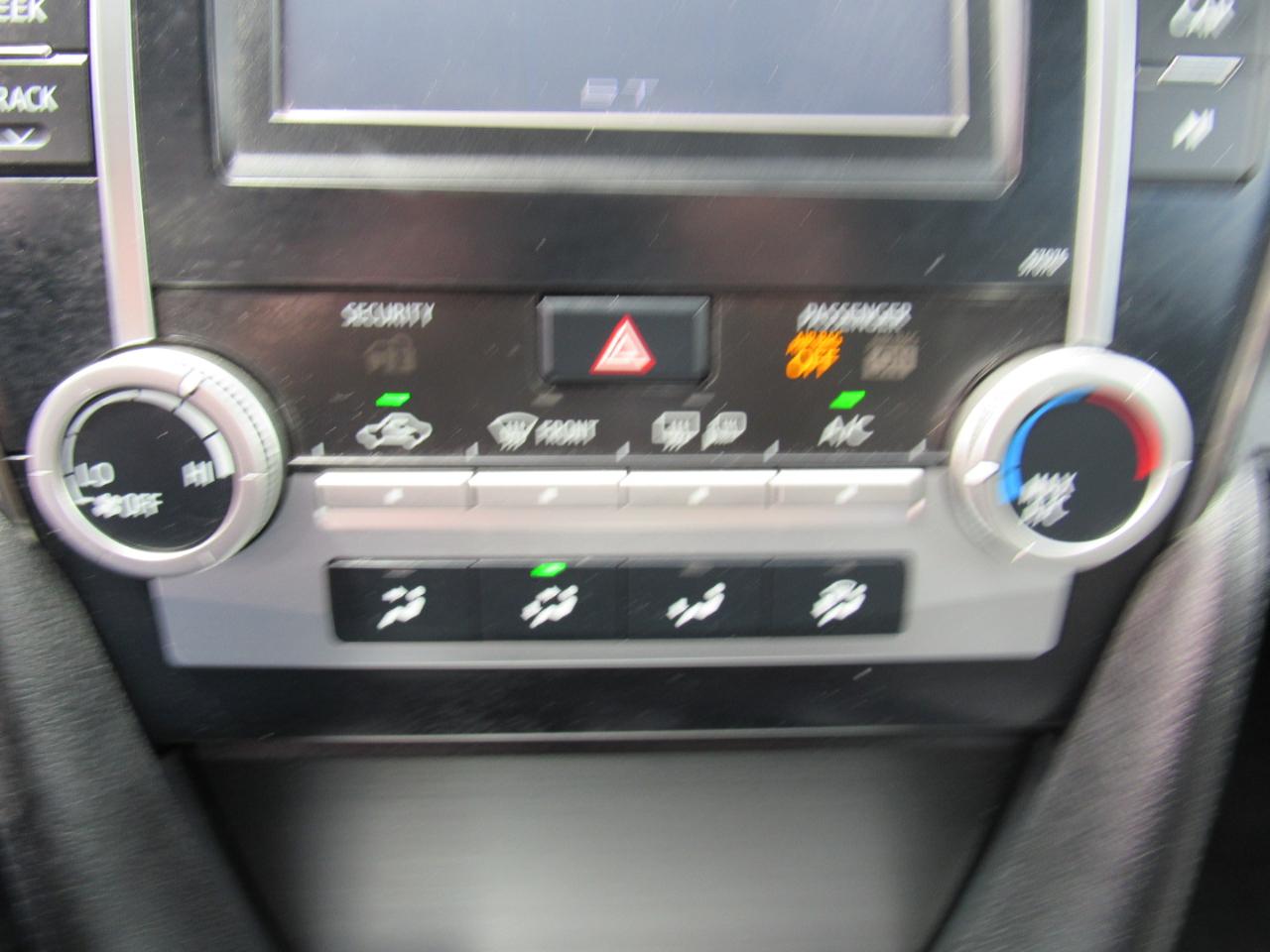 Toyota Camry 4dr Sdn I4 Auto SE (Natl) 2013