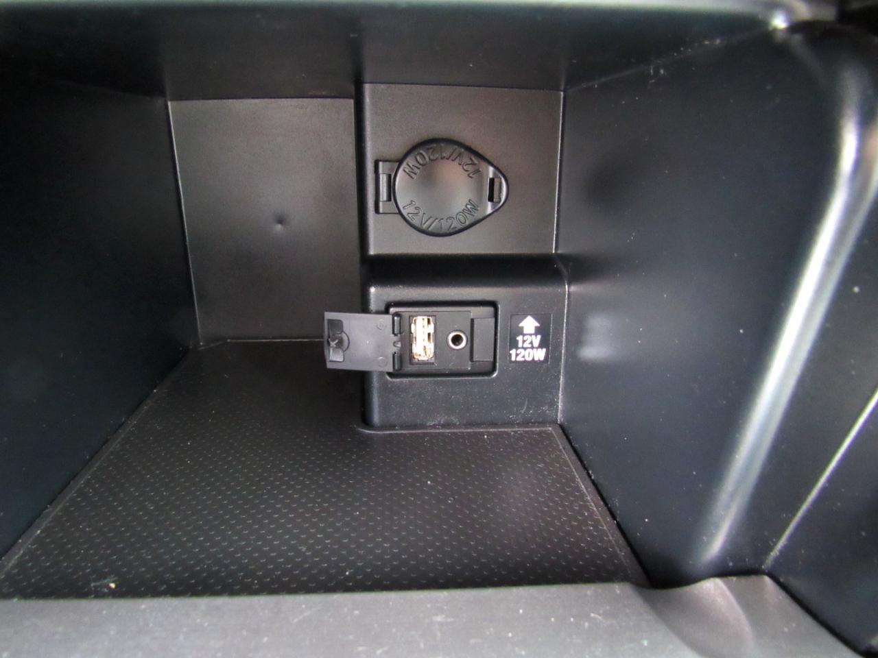 Toyota Camry 4dr Sdn I4 Auto SE (Natl) 2013
