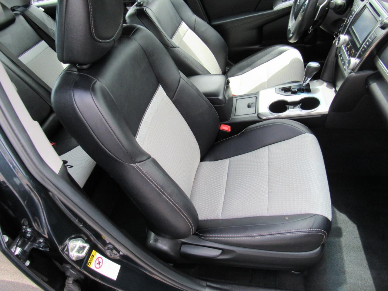 Toyota Camry 4dr Sdn I4 Auto SE (Natl) 2013