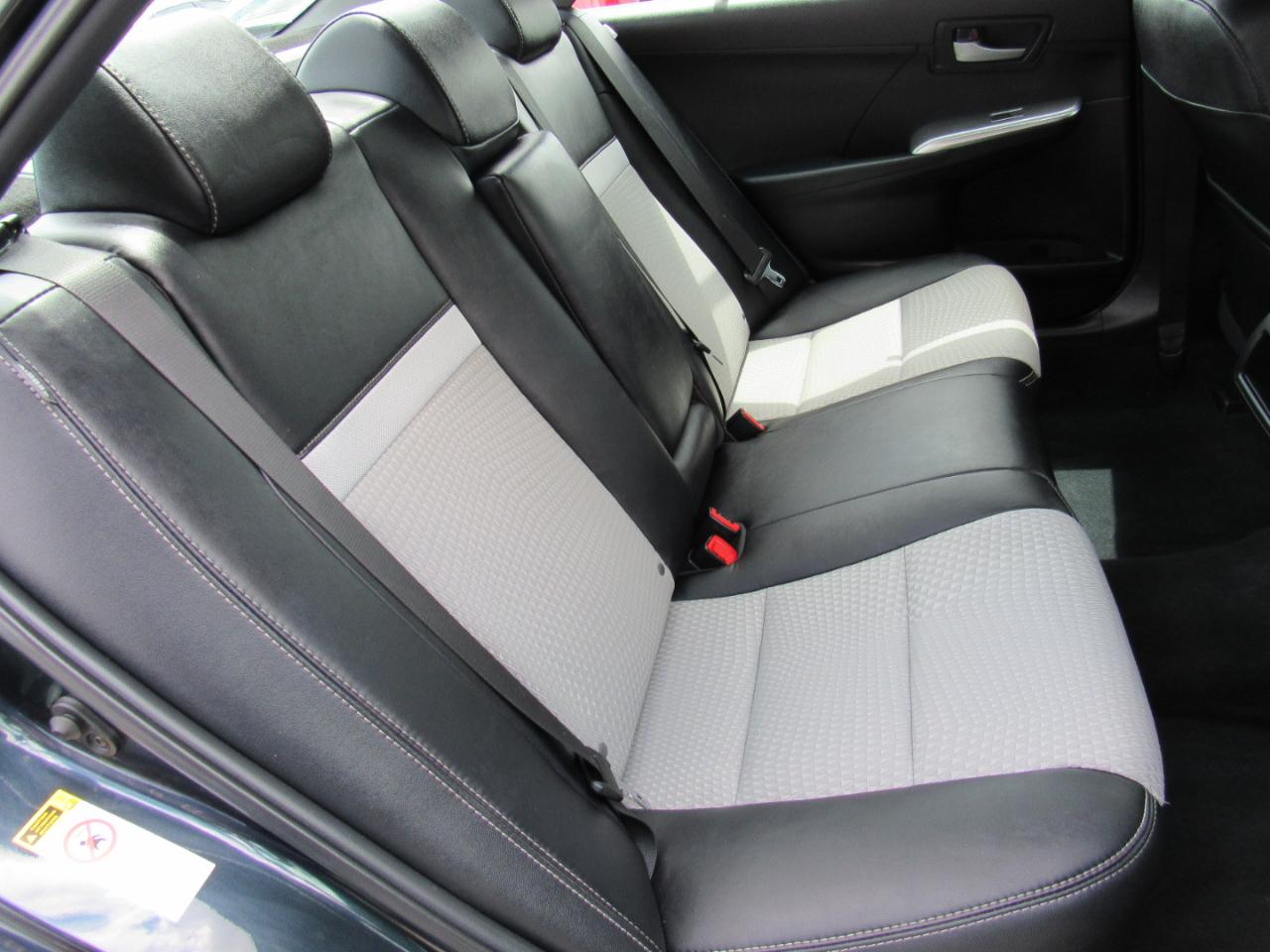 Toyota Camry 4dr Sdn I4 Auto SE (Natl) 2013