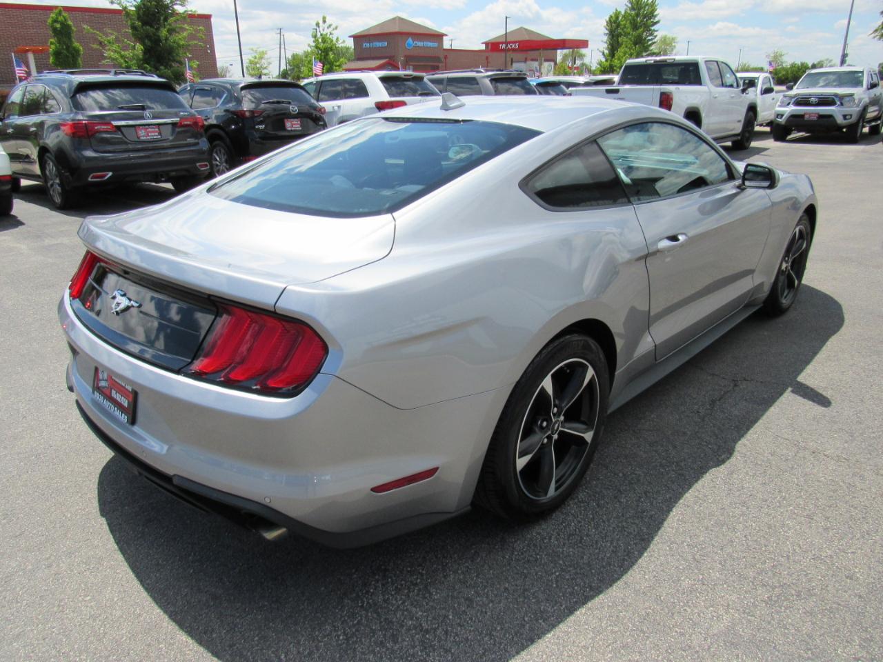 Ford Mustang EcoBoost Fastback 2021