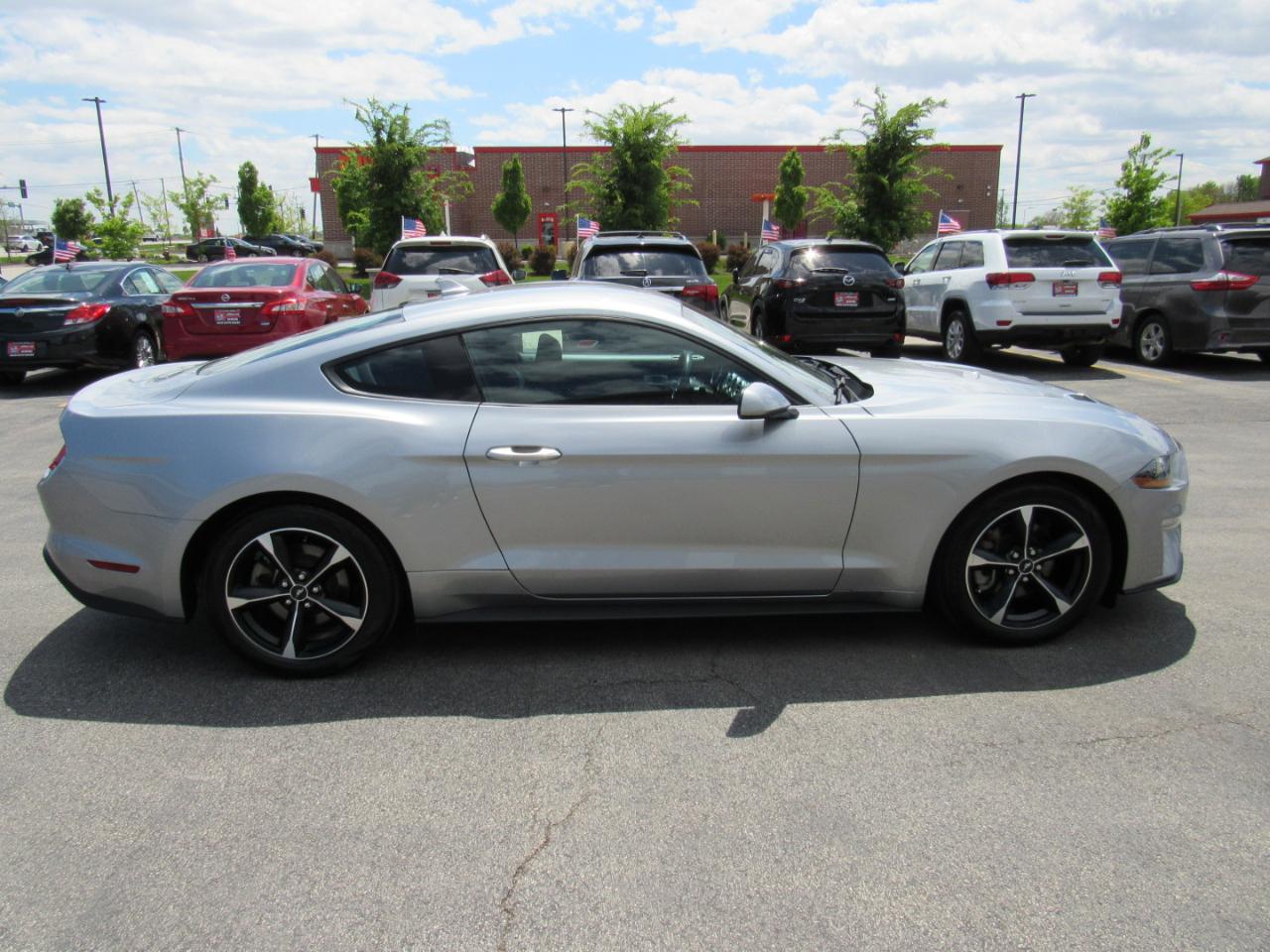 Ford Mustang EcoBoost Fastback 2021