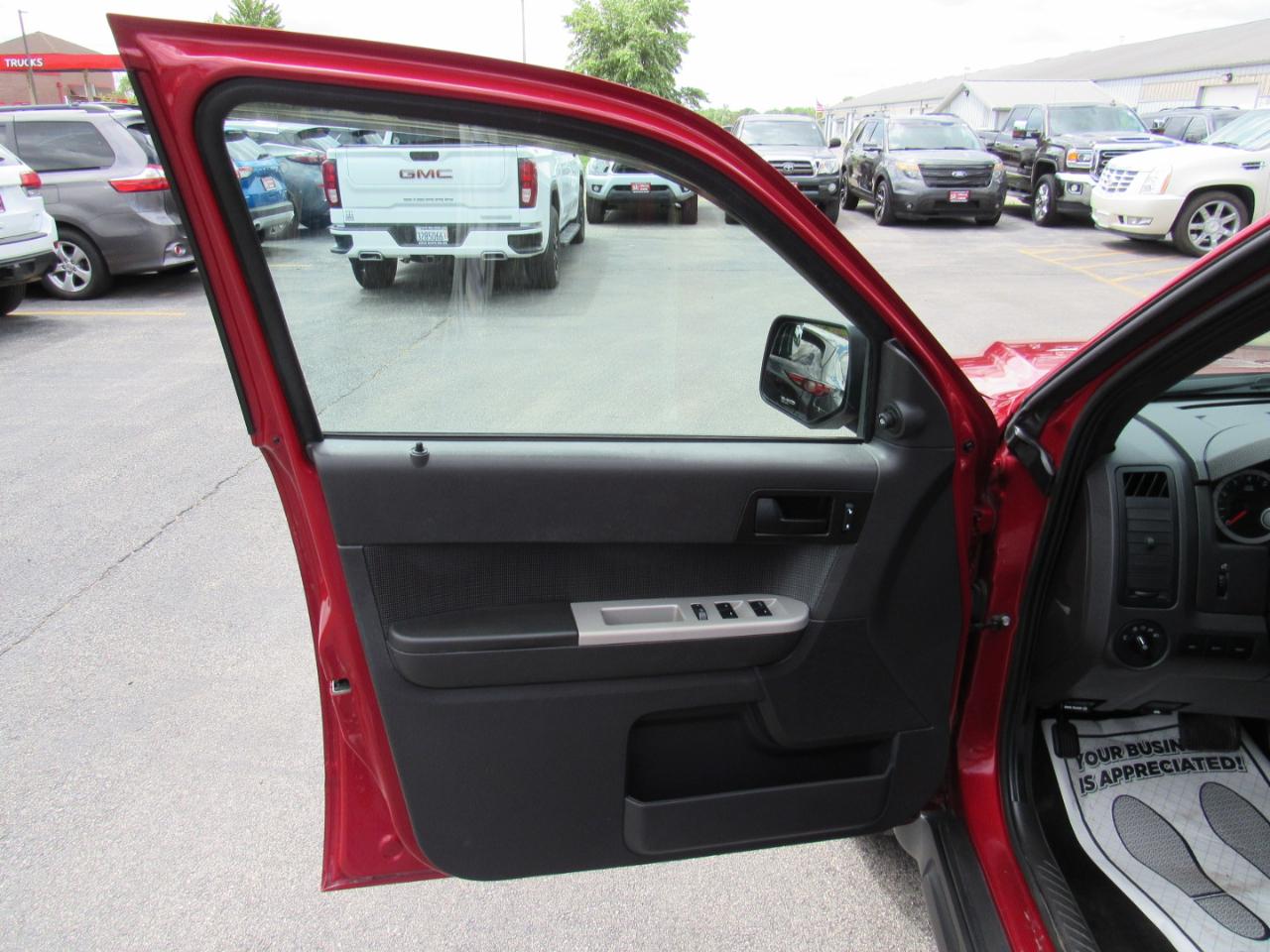 Ford Escape 4WD 4dr XLT 2011