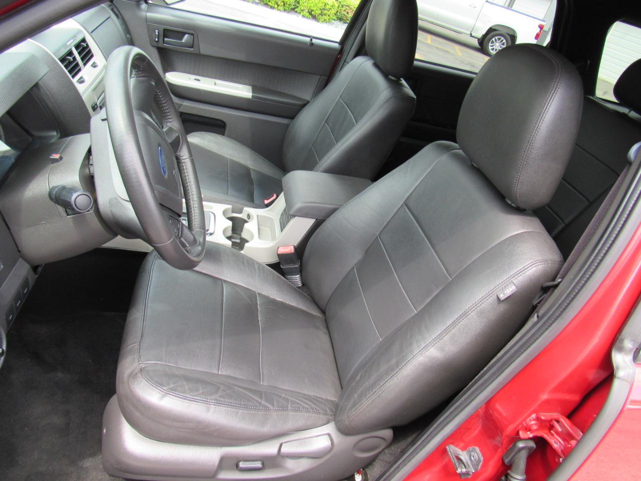 Ford Escape 4WD 4dr XLT 2011