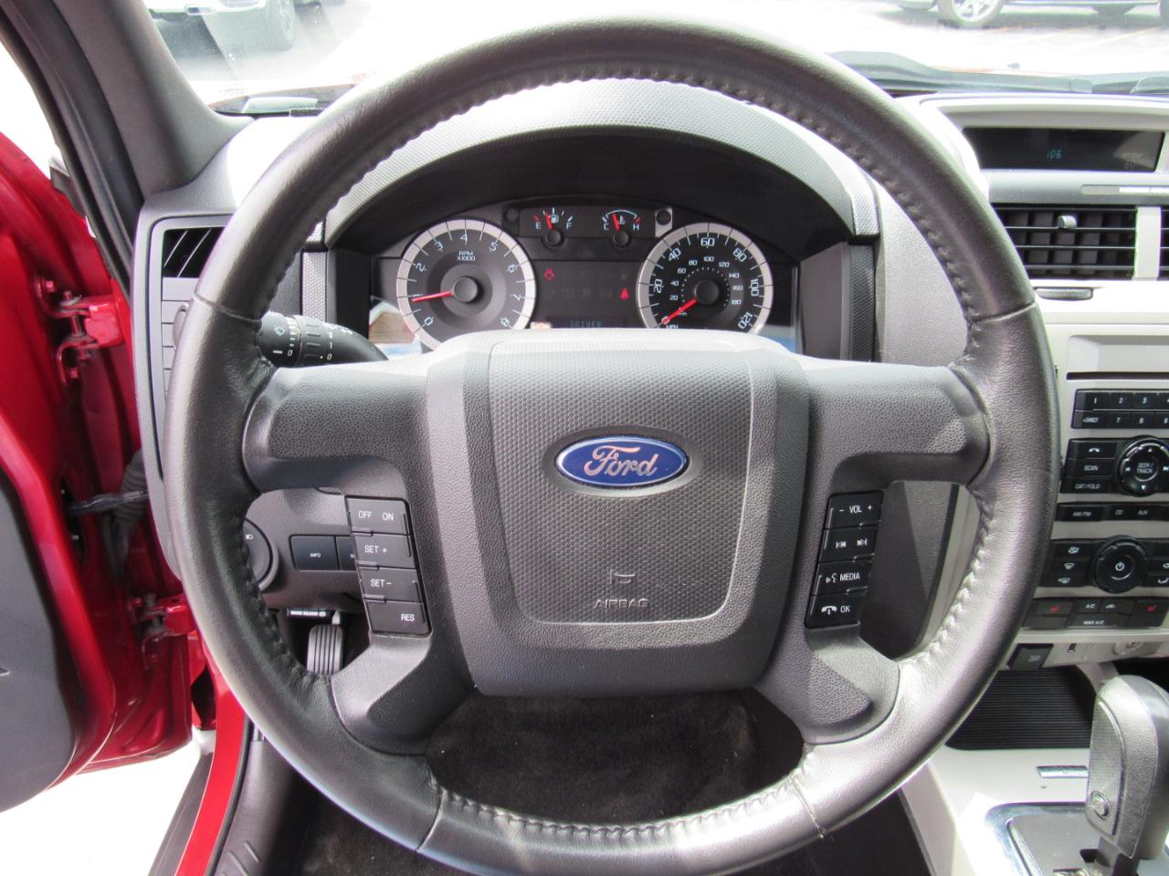 Ford Escape 4WD 4dr XLT 2011