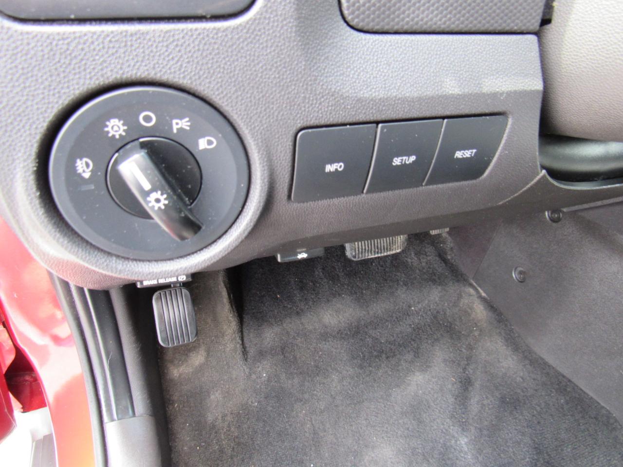 Ford Escape 4WD 4dr XLT 2011