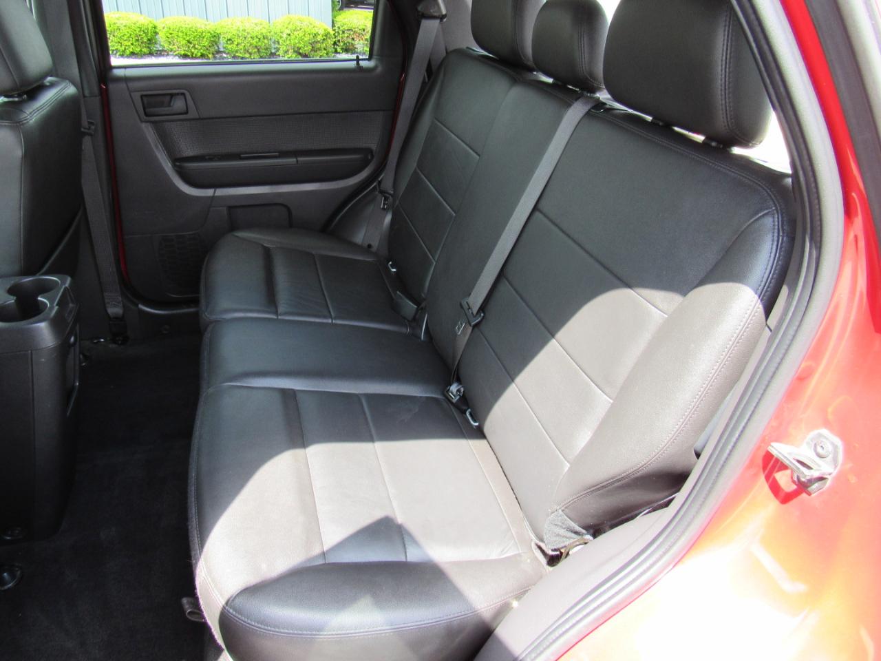 Ford Escape 4WD 4dr XLT 2011