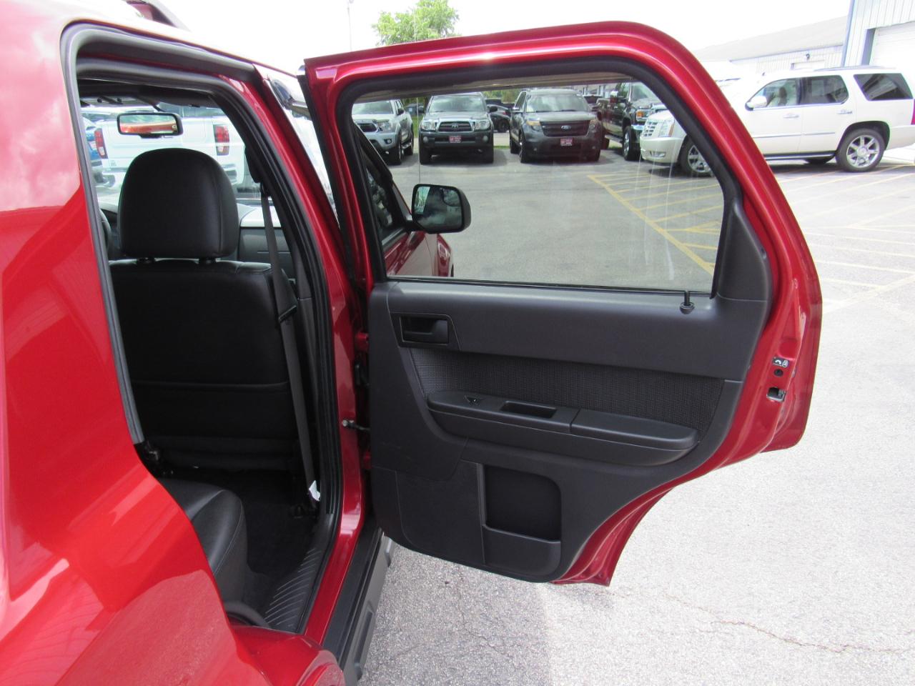 Ford Escape 4WD 4dr XLT 2011