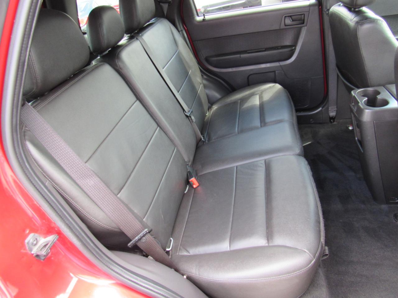 Ford Escape 4WD 4dr XLT 2011