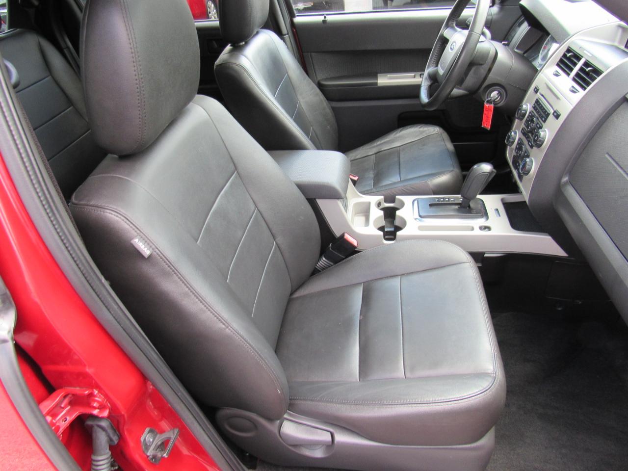 Ford Escape 4WD 4dr XLT 2011