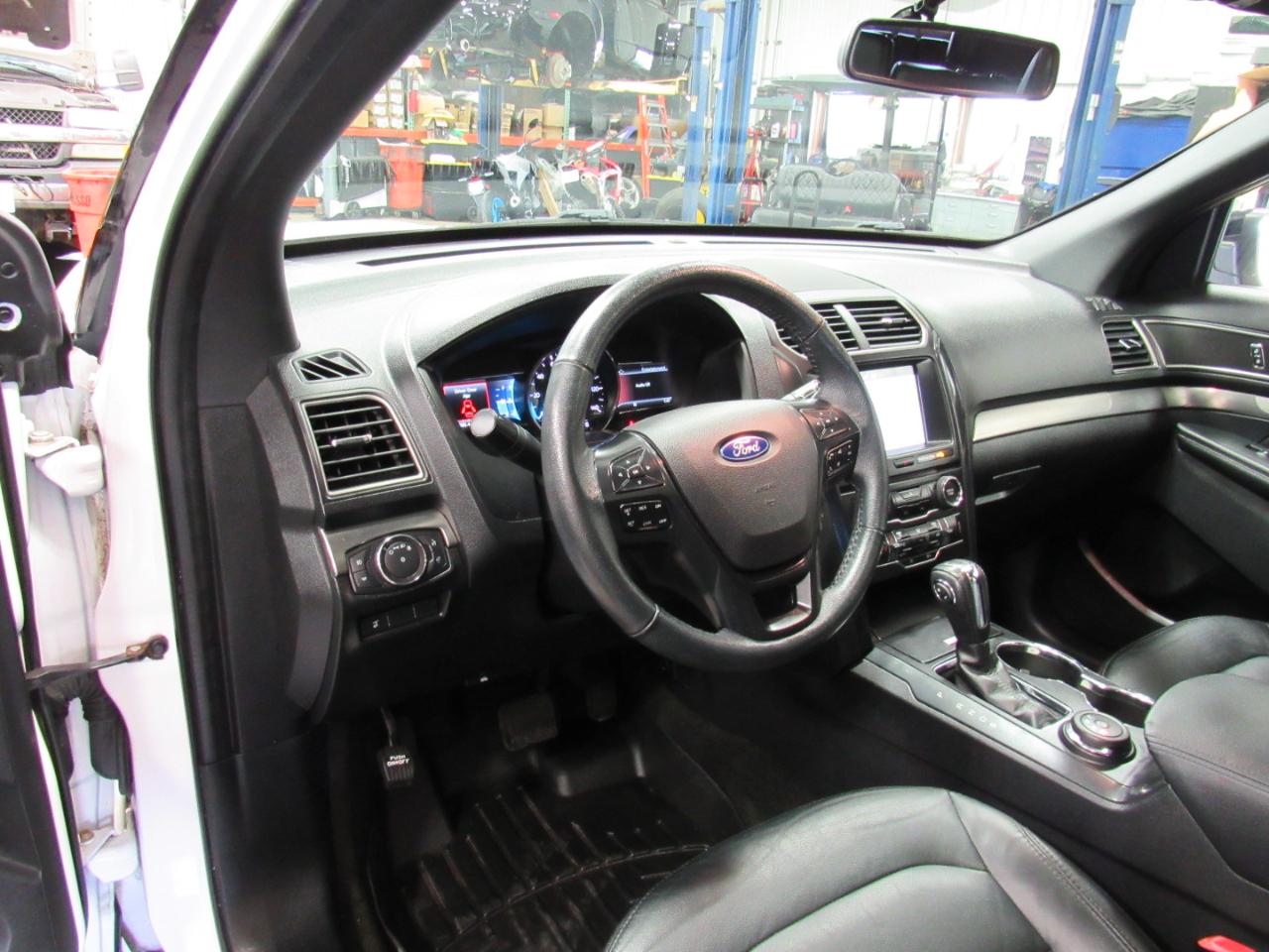 Ford Explorer XLT 4WD 2018