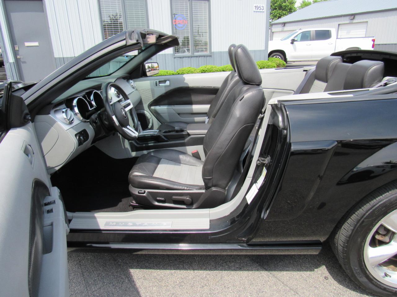 Ford Mustang 2dr Conv GT Deluxe 2008