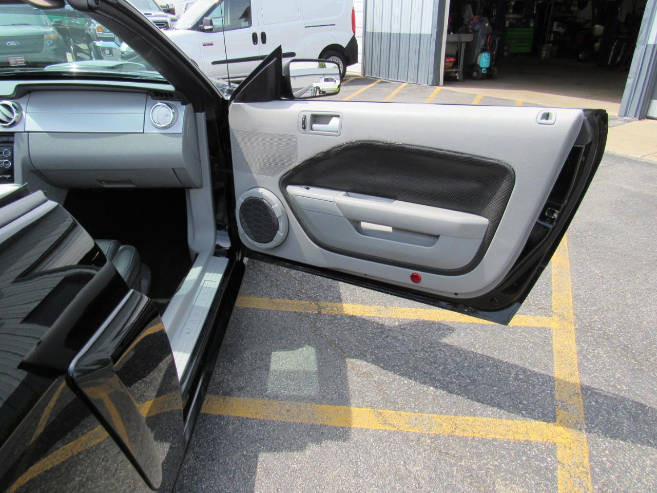 Ford Mustang 2dr Conv GT Deluxe 2008