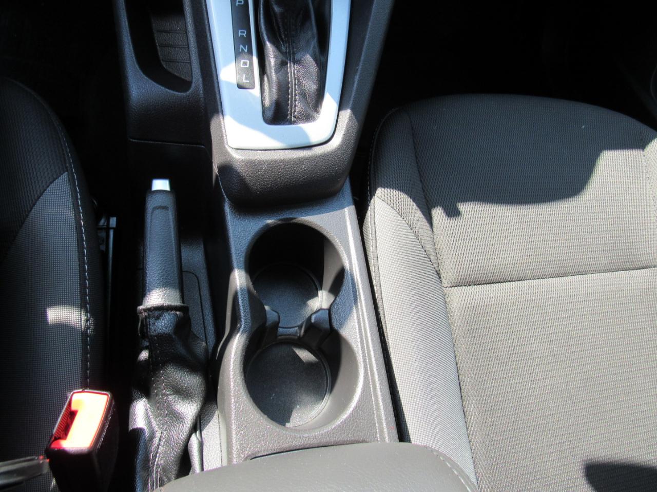 Ford Focus 4dr Sdn SE 2013