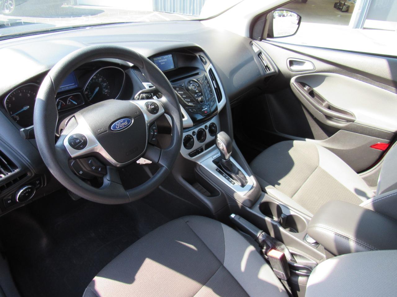 Ford Focus 4dr Sdn SE 2013