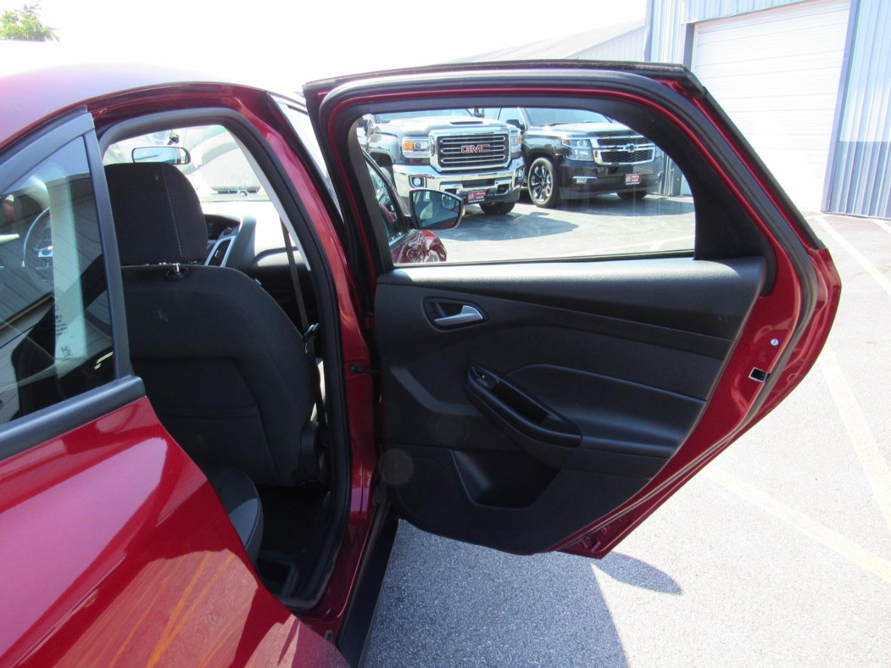 Ford Focus 4dr Sdn SE 2013
