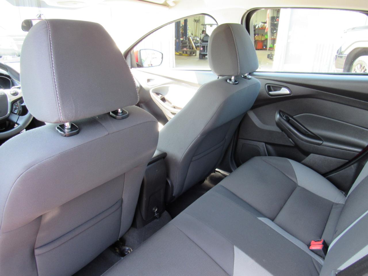 Ford Focus 4dr Sdn SE 2013