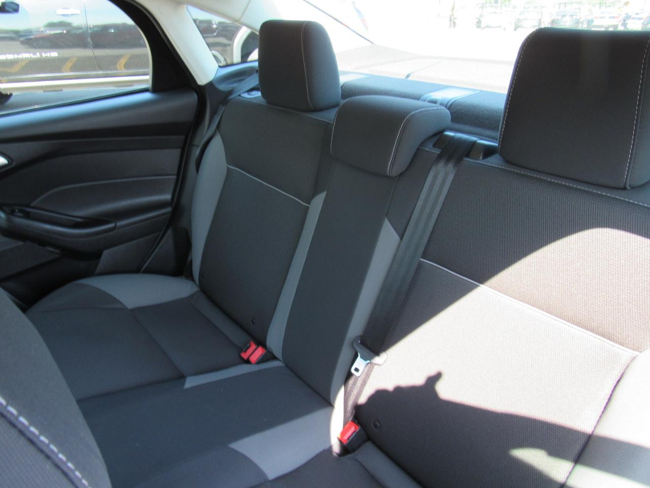 Ford Focus 4dr Sdn SE 2013