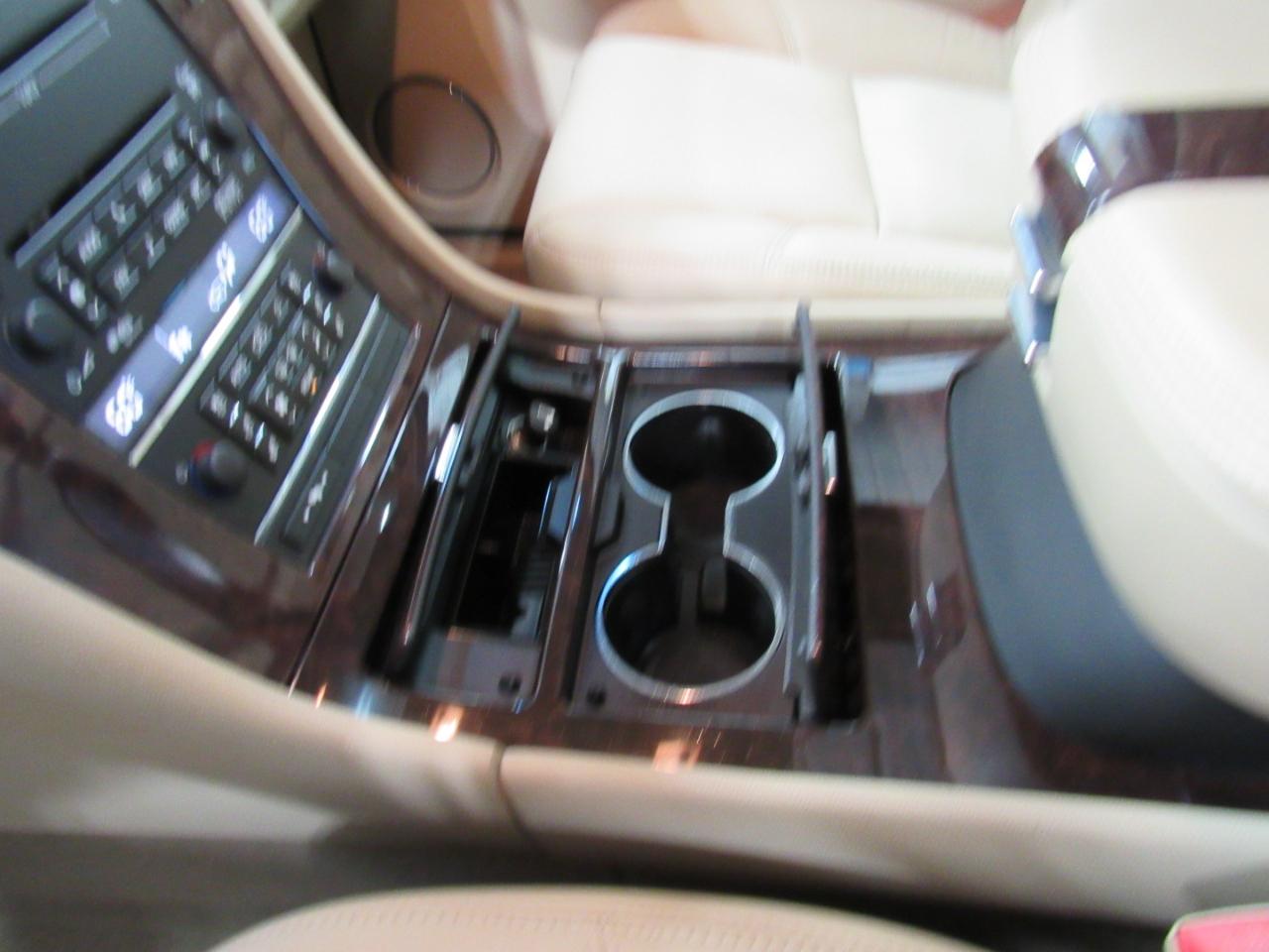 Cadillac Escalade AWD 4dr Luxury 2010
