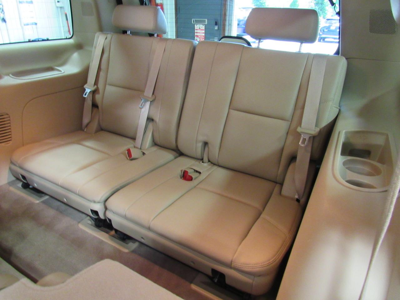 Cadillac Escalade AWD 4dr Luxury 2010