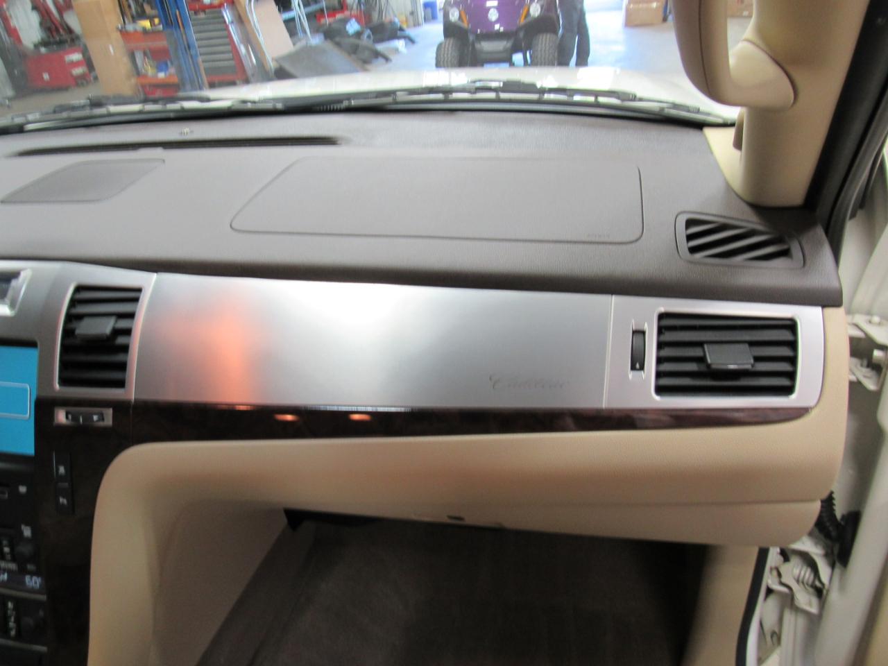 Cadillac Escalade AWD 4dr Luxury 2010