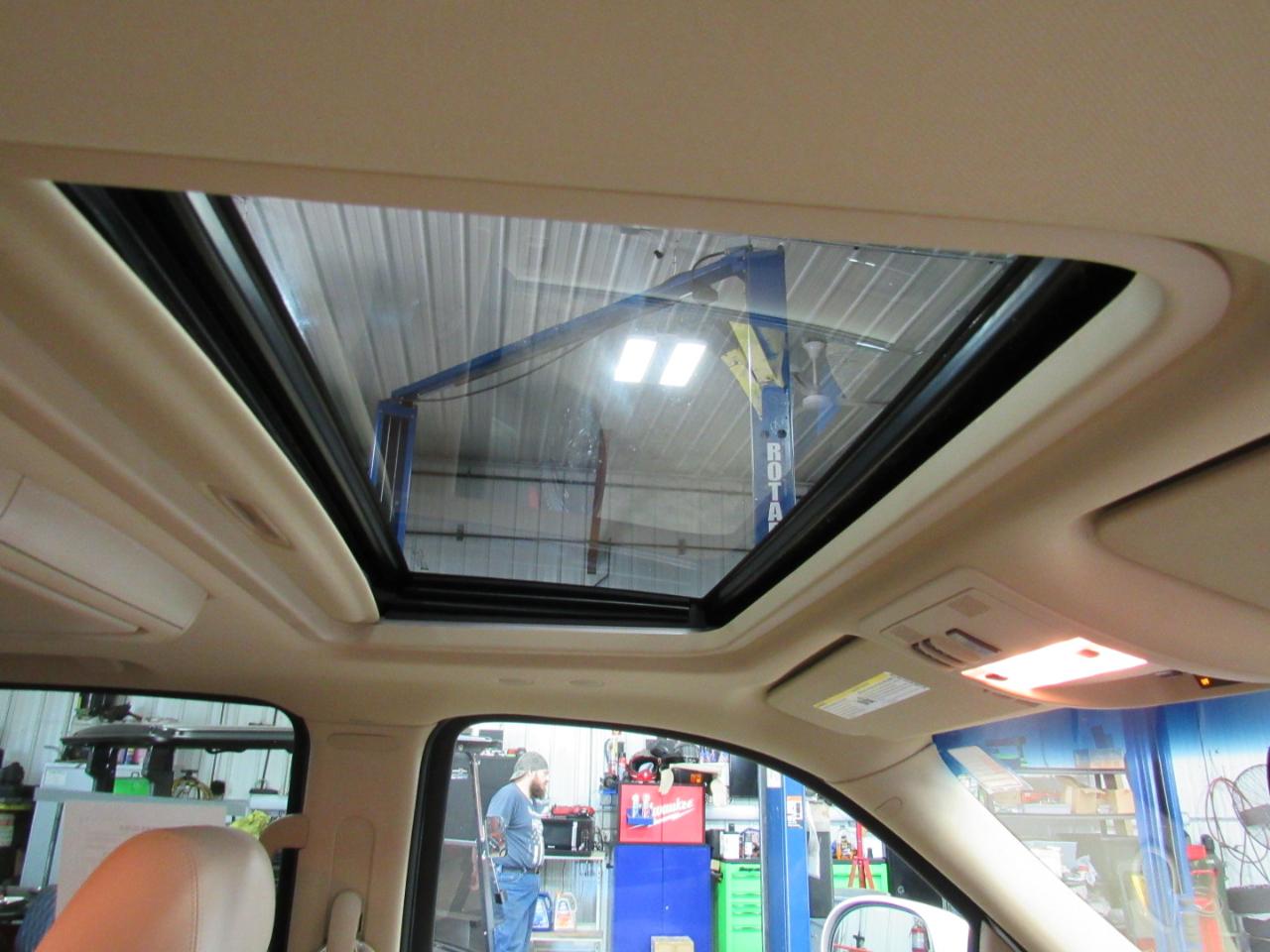 Cadillac Escalade AWD 4dr Luxury 2010