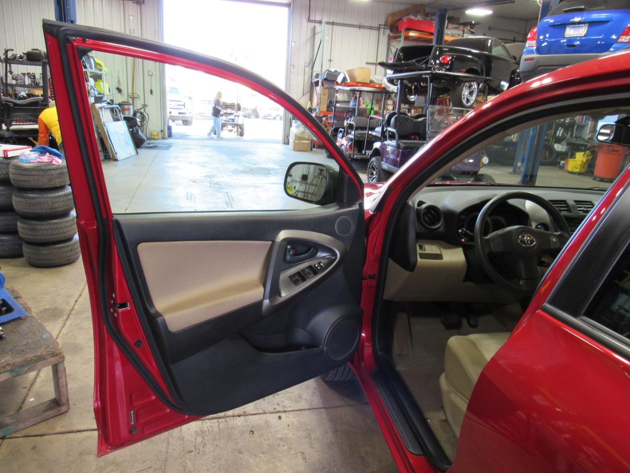 Toyota RAV4 4WD 4dr 4-cyl 4-Spd AT (Natl) 2009