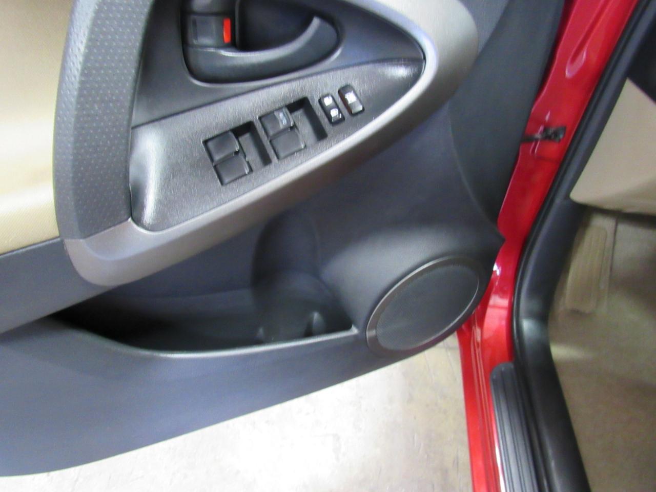 Toyota RAV4 4WD 4dr 4-cyl 4-Spd AT (Natl) 2009