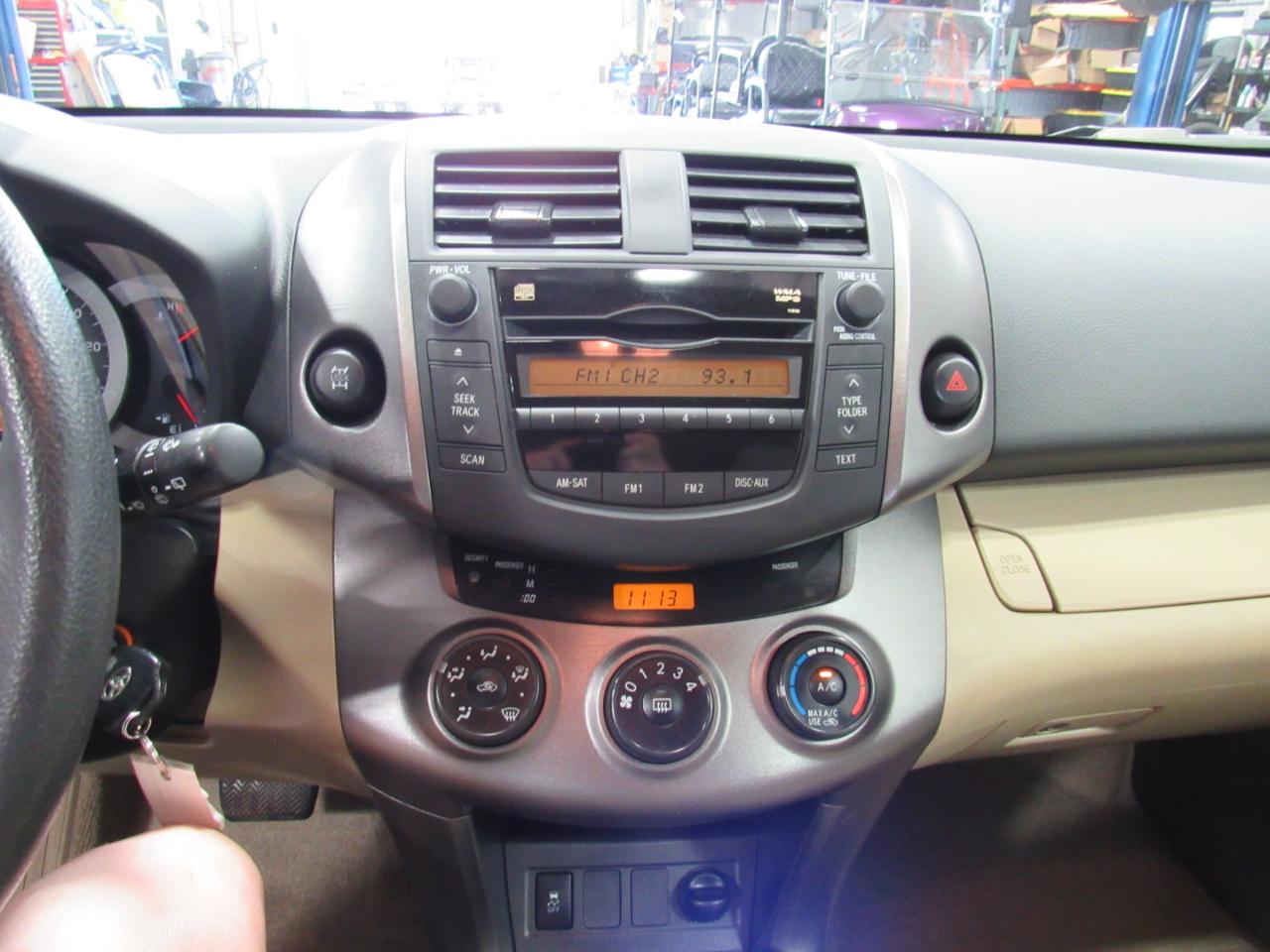 Toyota RAV4 4WD 4dr 4-cyl 4-Spd AT (Natl) 2009