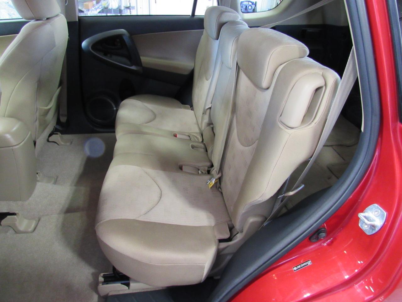 Toyota RAV4 4WD 4dr 4-cyl 4-Spd AT (Natl) 2009
