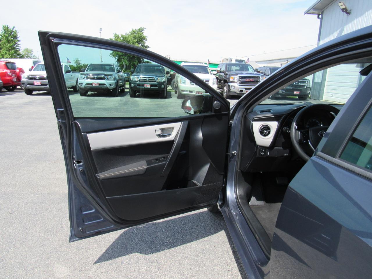 Toyota Corolla 4dr Sedan LE Auto 2017