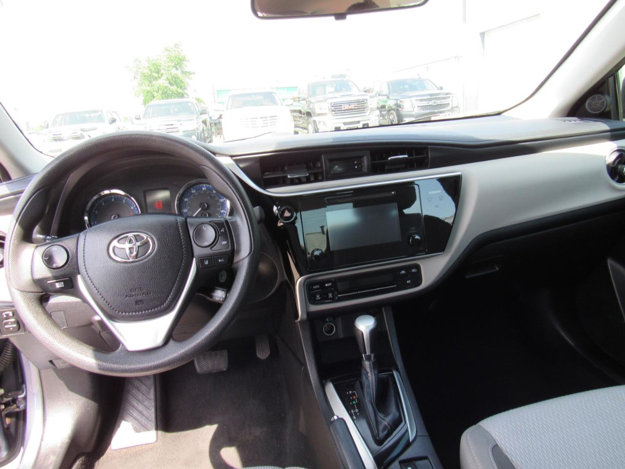 Toyota Corolla 4dr Sedan LE Auto 2017