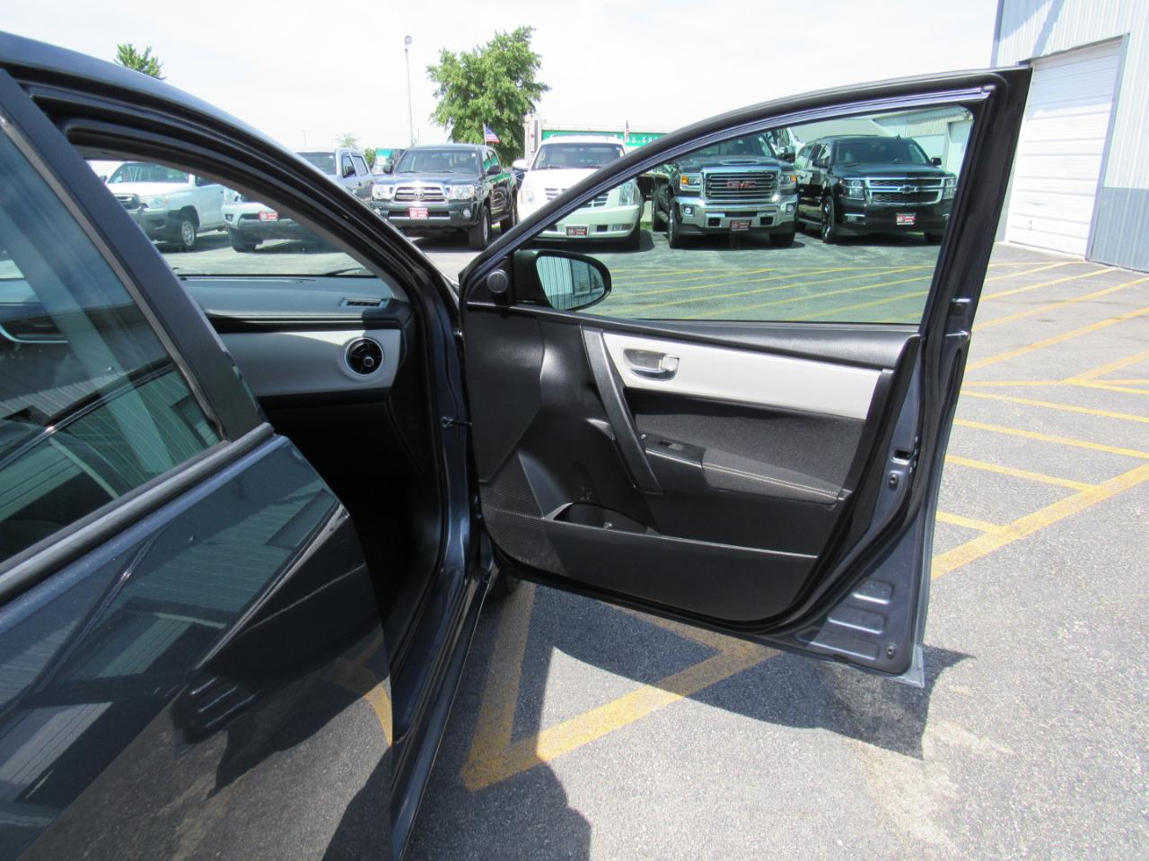 Toyota Corolla 4dr Sedan LE Auto 2017